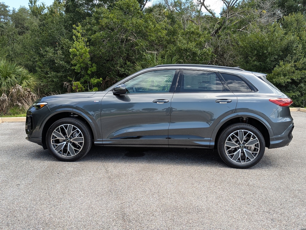 New 2026 Audi Q5 2.0T Premium Plus SUV