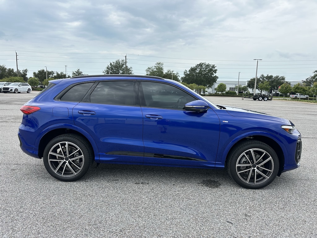 New 2026 Audi Q5 2.0T Premium SUV
