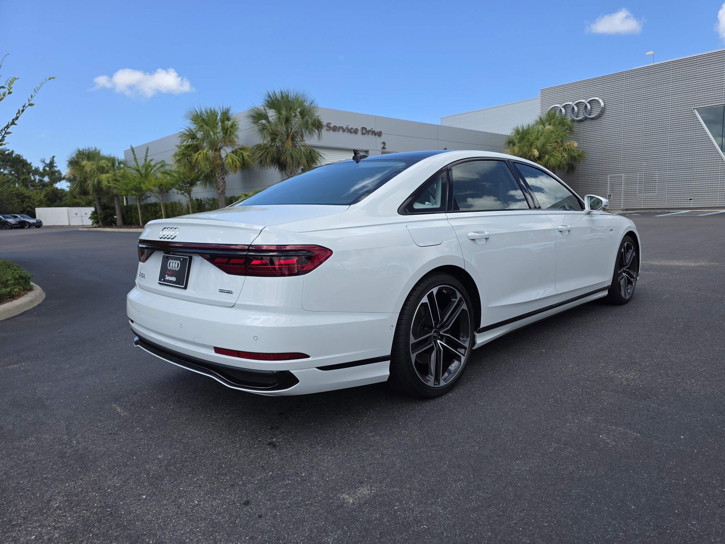 2025 Audi A8 L 55 photo 3