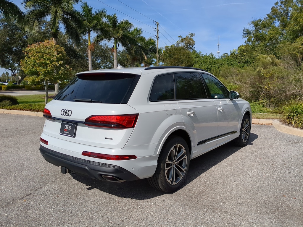 New 2026 Audi Q7 55 Premium SUV