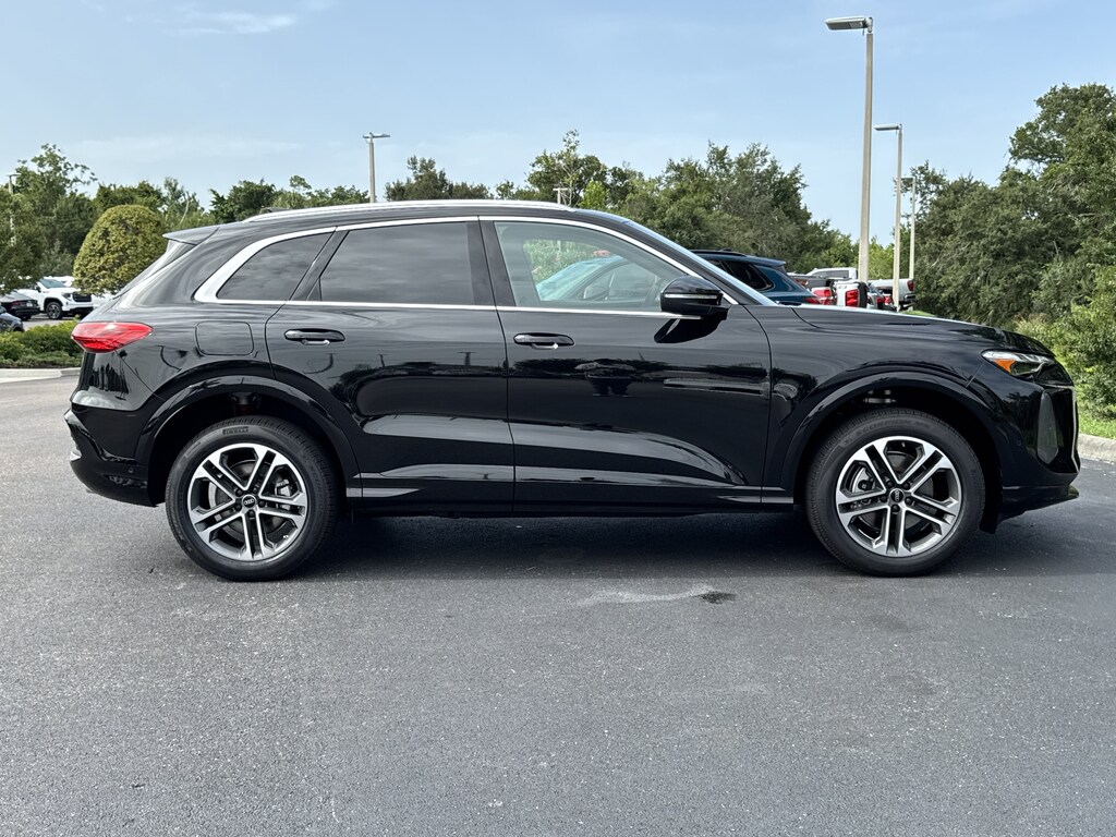 New 2026 Audi Q5 2.0T Premium Plus SUV