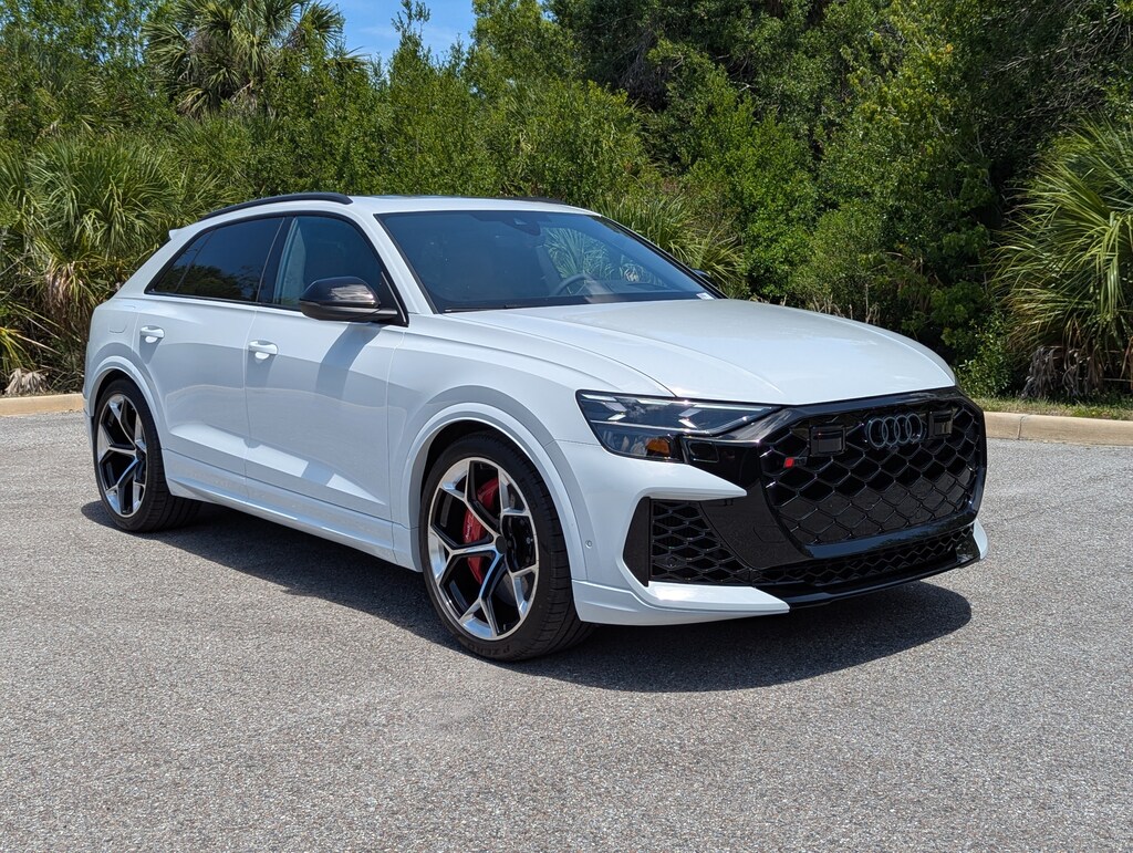 New 2026 Audi RS Q8 4.0T performance SUV