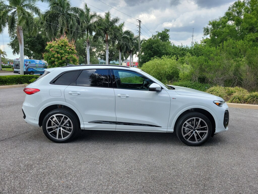 New 2026 Audi Q5 2.0T Premium Plus SUV