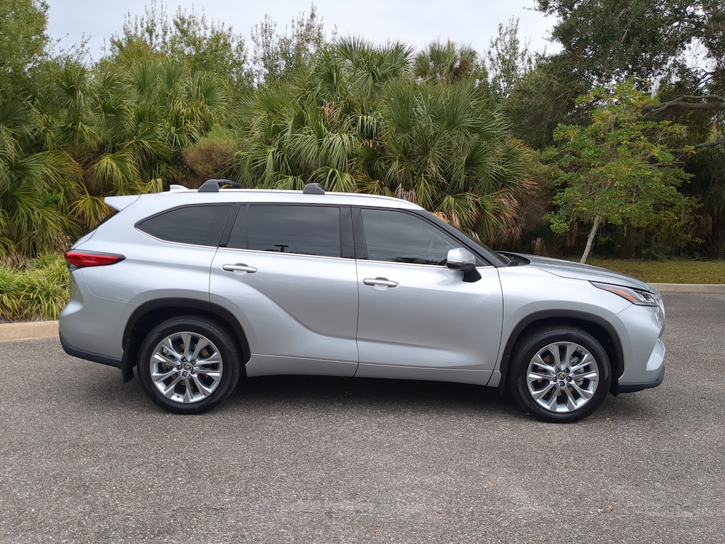 Used 2022 Toyota Highlander Limited SUV