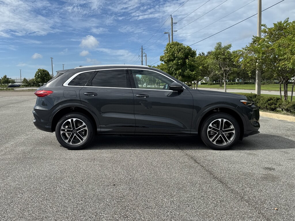 New 2026 Audi Q5 2.0T Premium Plus SUV