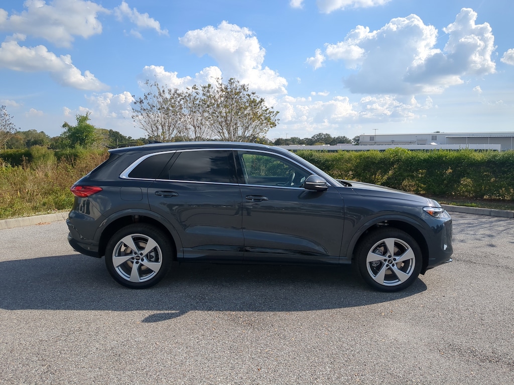 New 2025 Audi Q5 2.0T Premium SUV