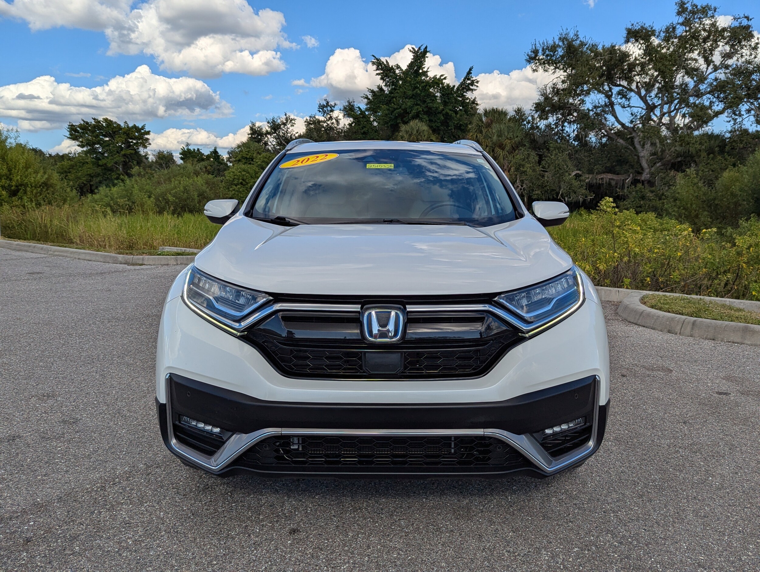 2022 Honda CR-V Hybrid Touring photo 2