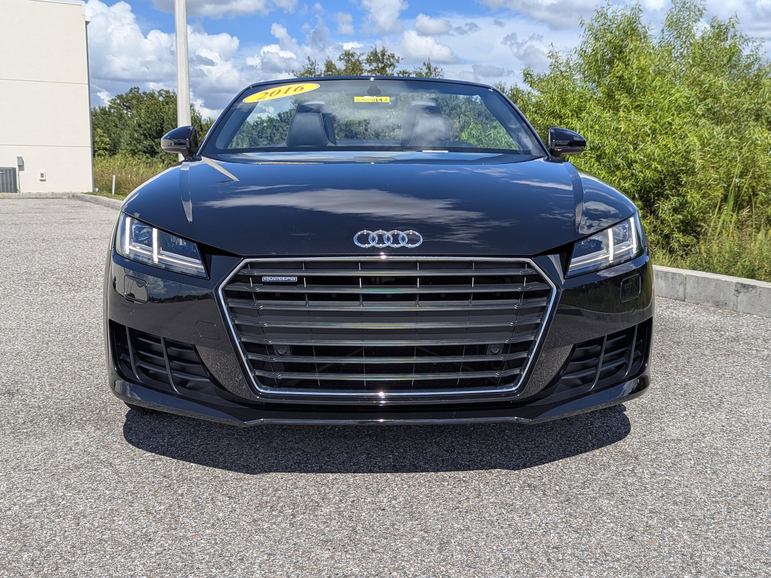 2016 Audi TT 2.0T Roadster photo 2