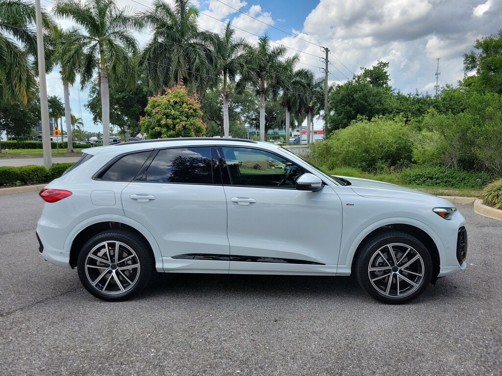 New 2026 Audi Q5 2.0T Premium Plus SUV