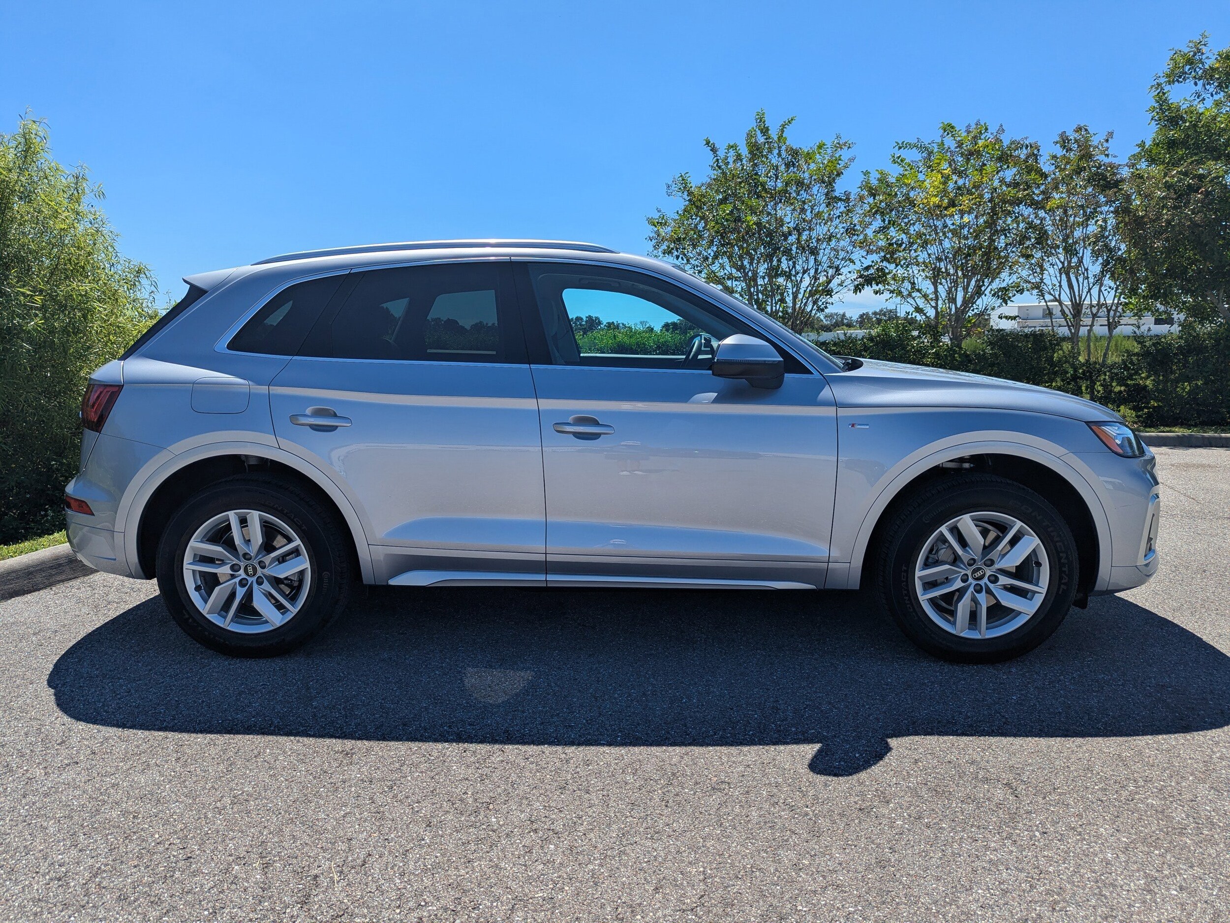 2023 Audi Q5 S line Premium photo 2