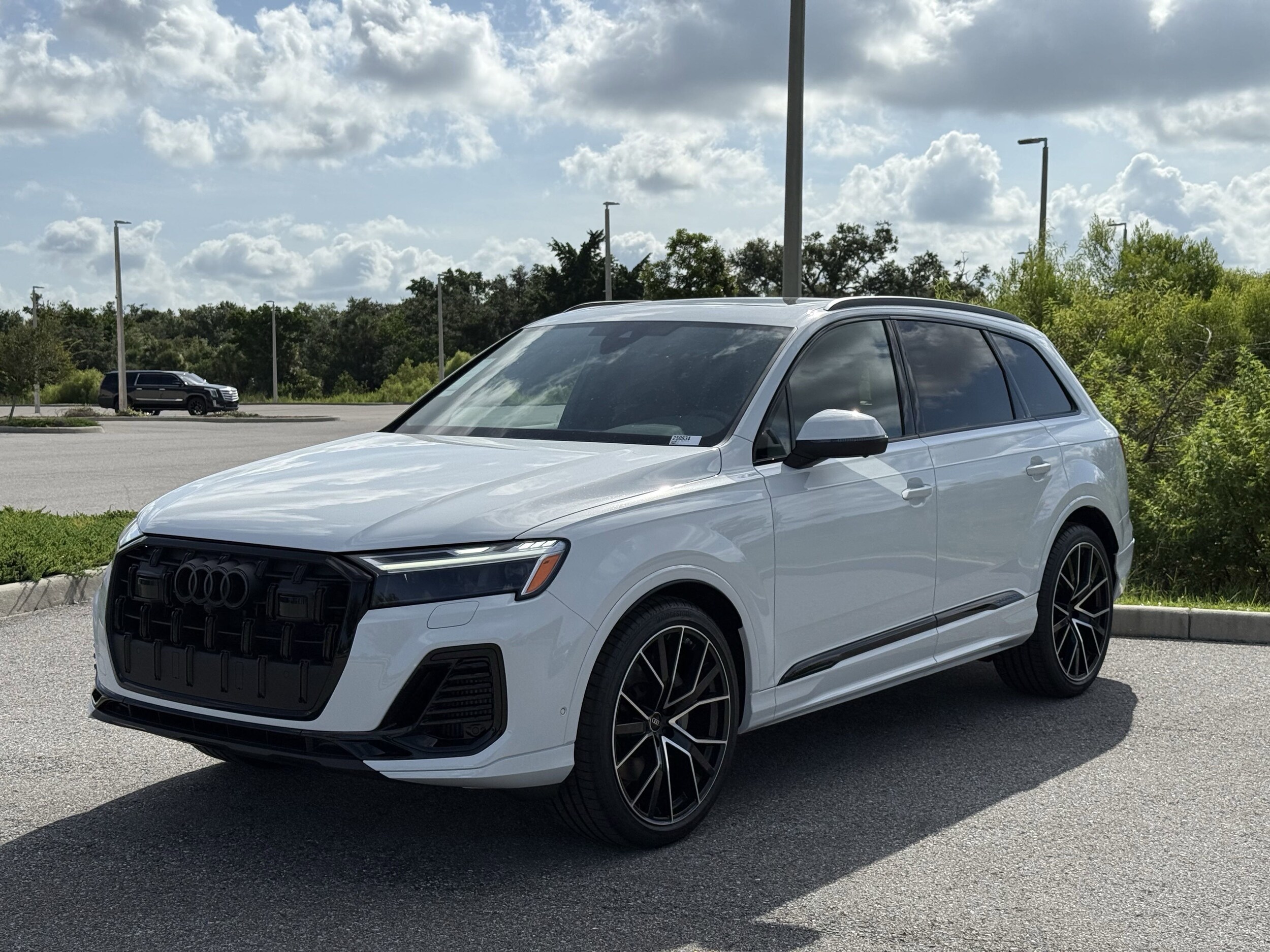 2025 Audi Q7 55 Premium Plus photo 4