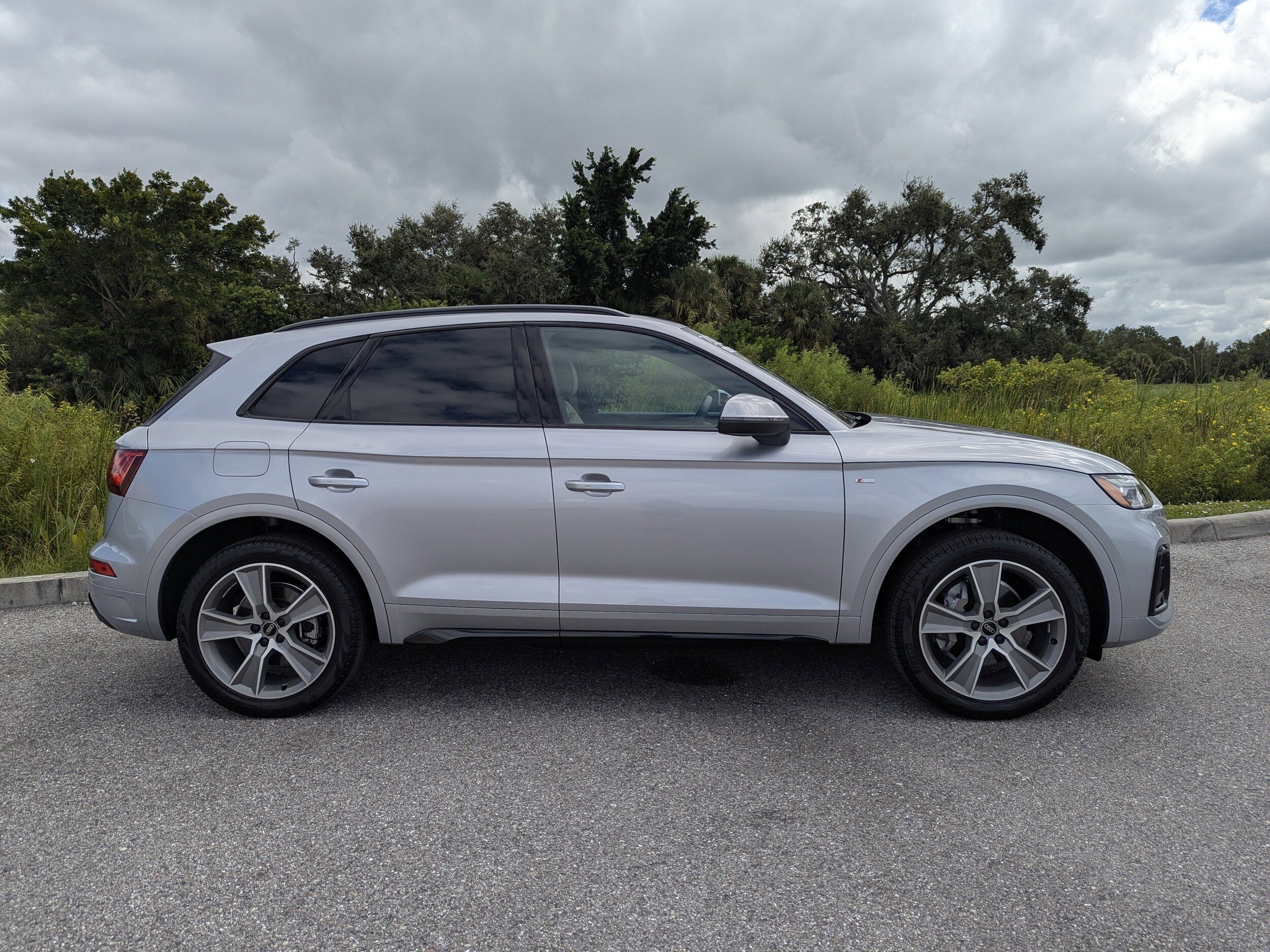2025 Audi Q5 S line Premium photo 3