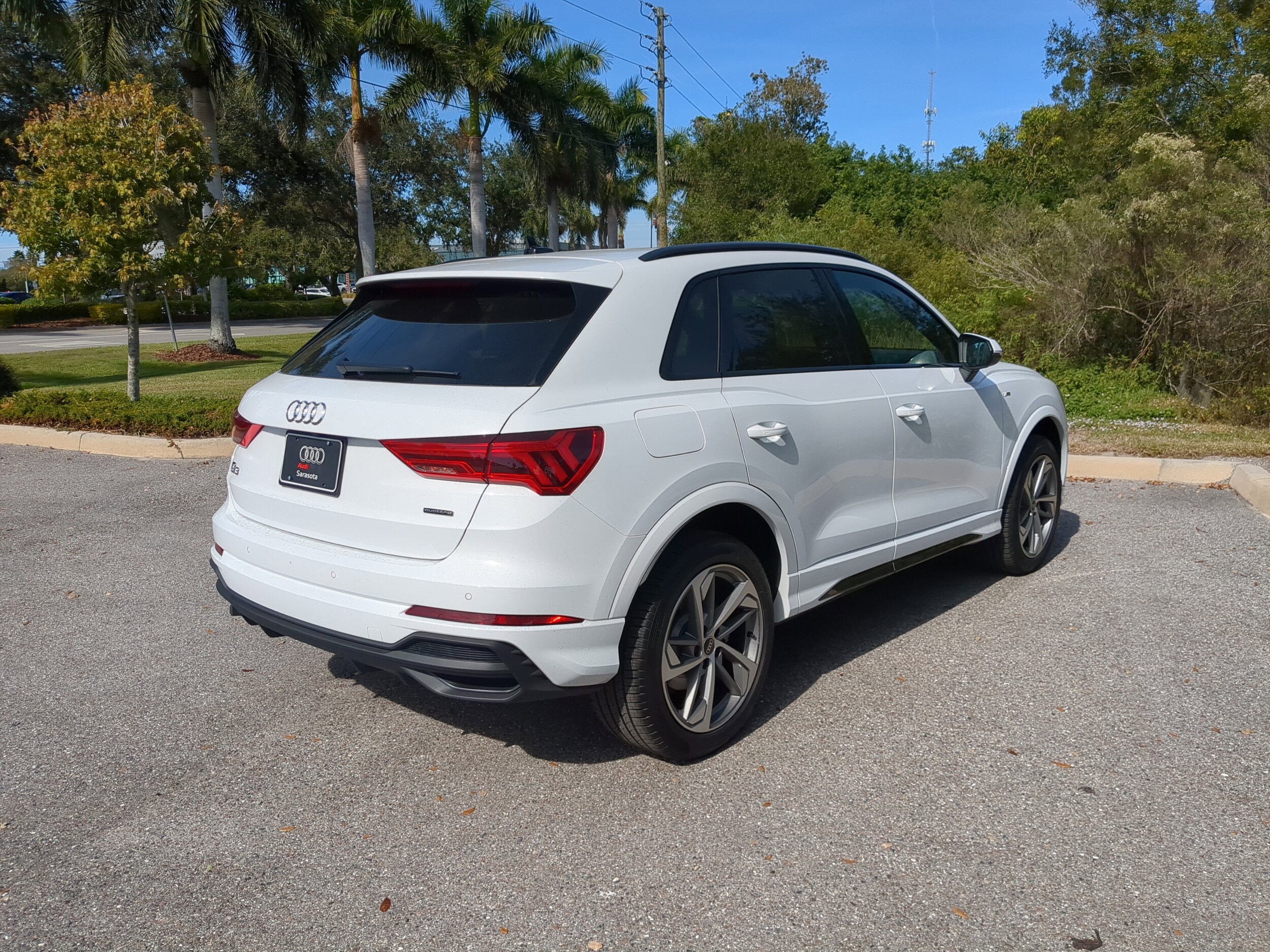 2025 Audi Q3 45 TFSI S line Premium photo 2