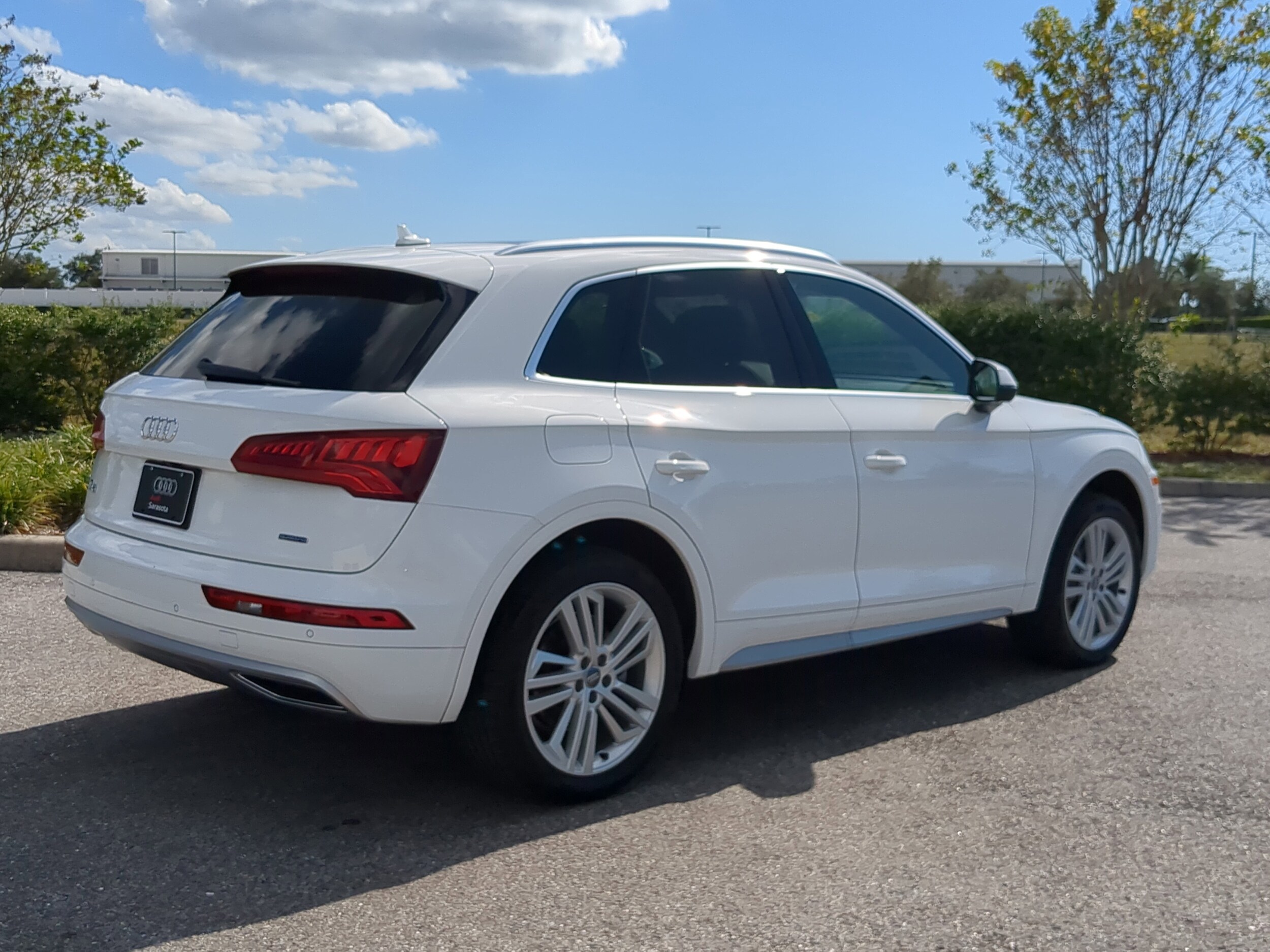 2019 Audi Q5 Premium Plus photo 2