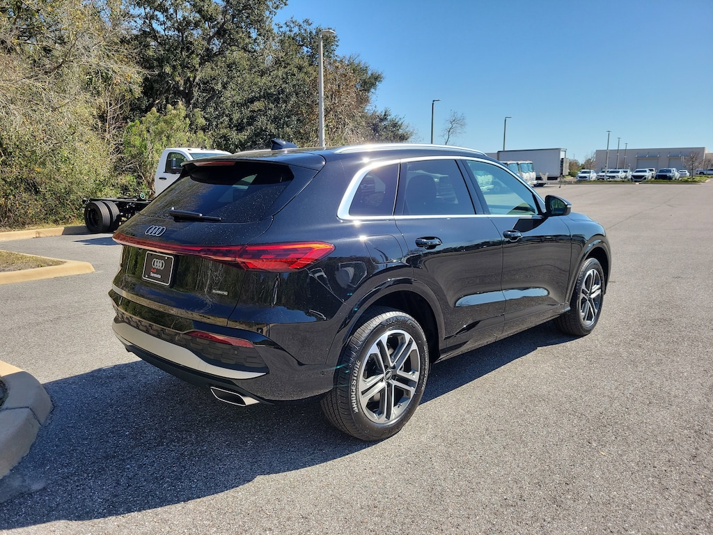New 2025 Audi Q5 2.0T Premium SUV