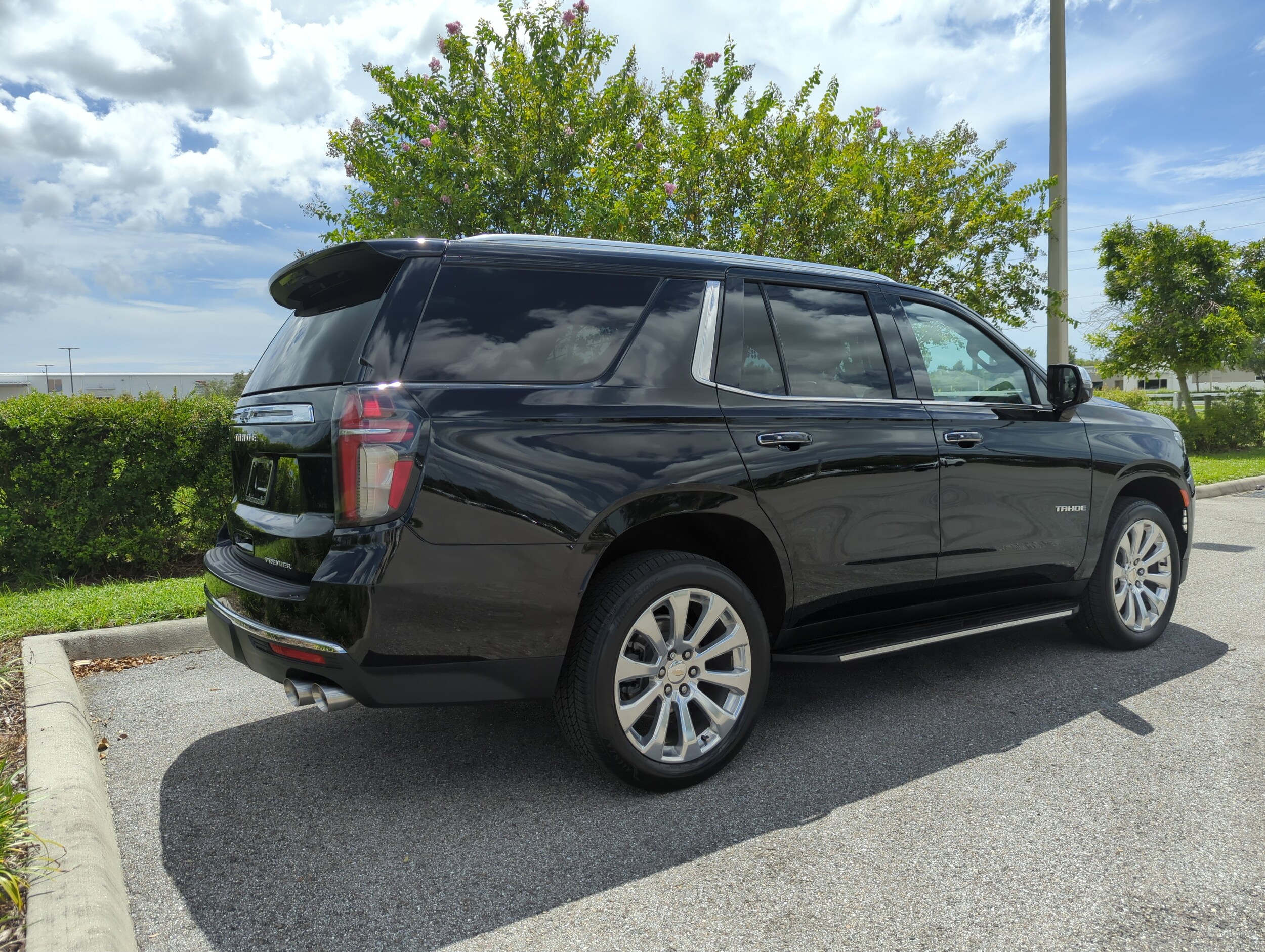 2023 Chevrolet Tahoe Premier photo 3