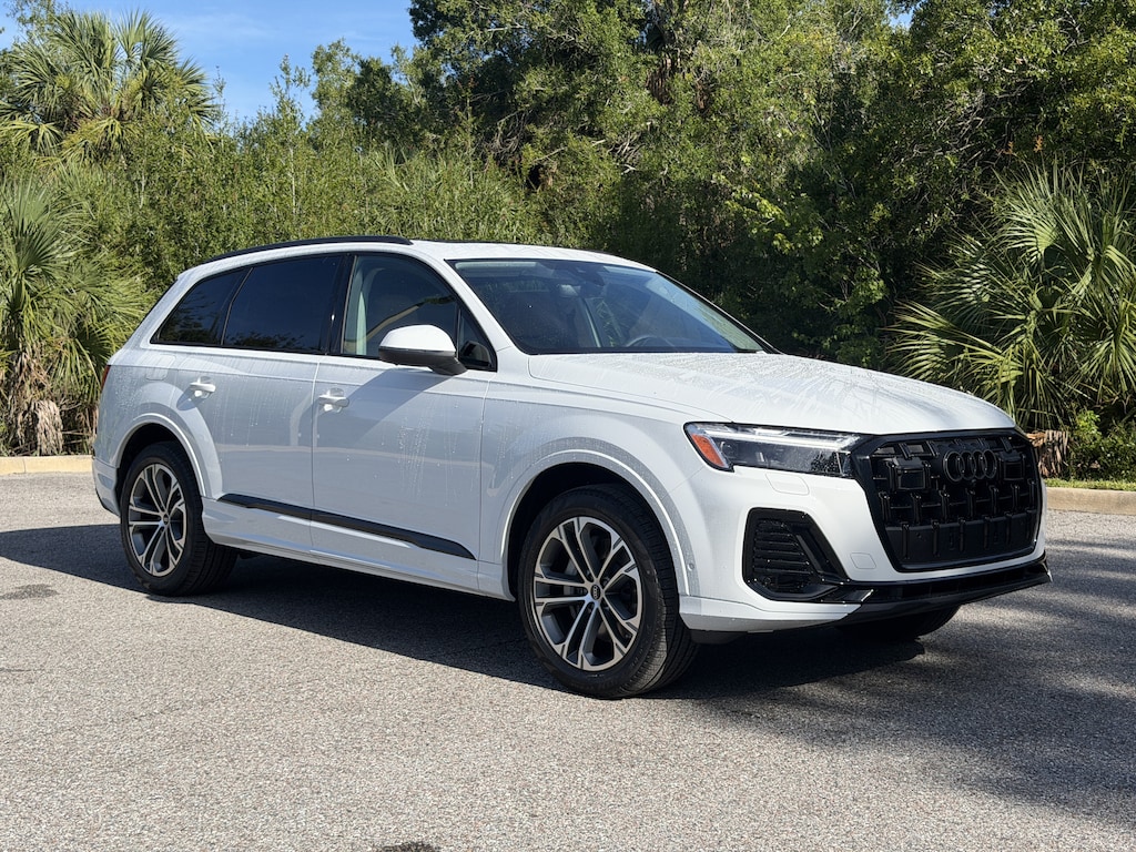 New 2026 Audi Q7 45 Premium SUV
