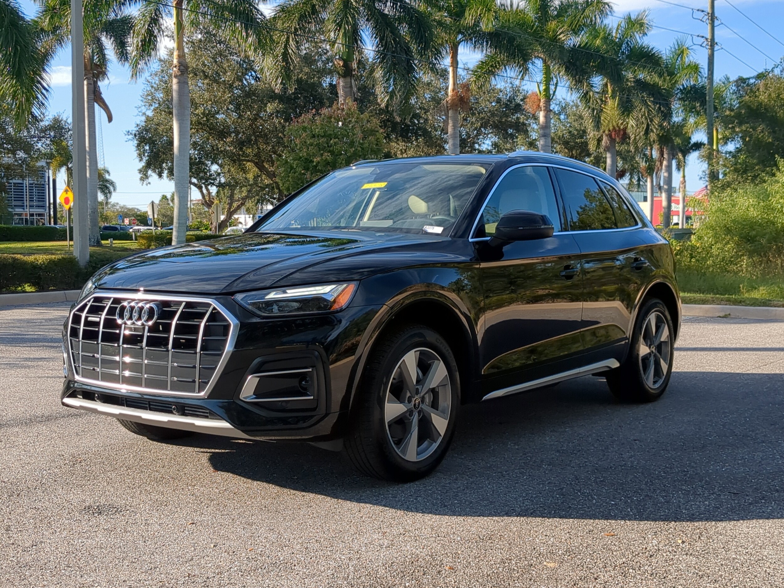 2023 Audi Q5 Premium Plus photo 3