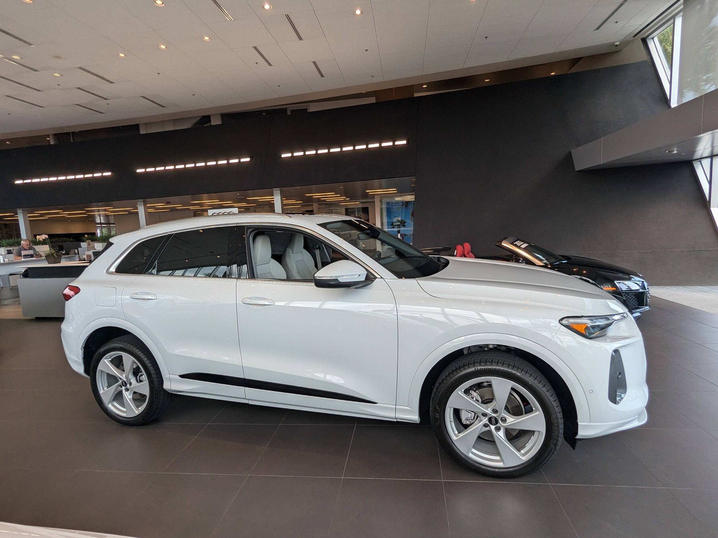 2025 Audi Q5 2.0T Premium Plus photo 3