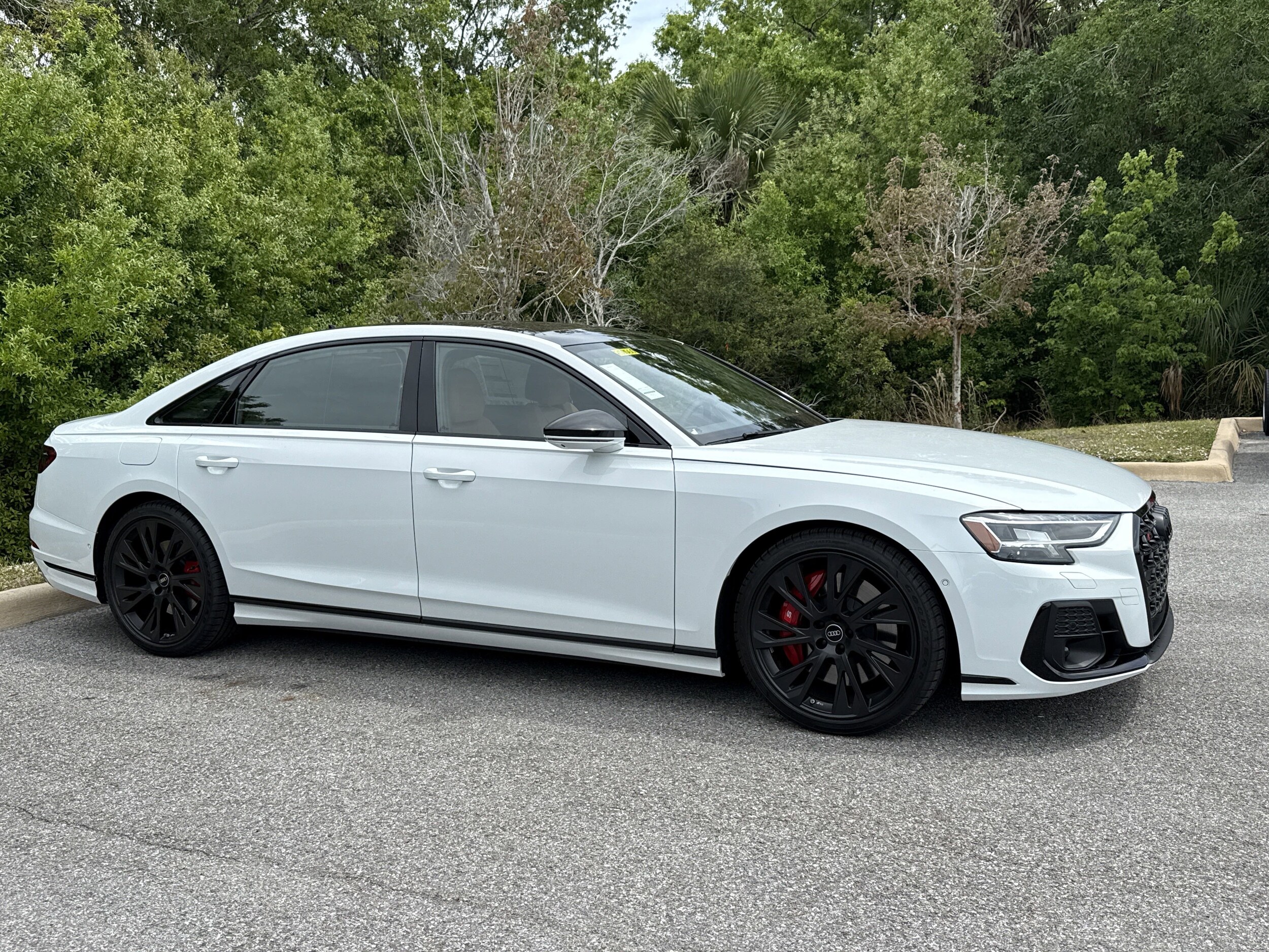 2025 Audi S8 4.0T photo 2