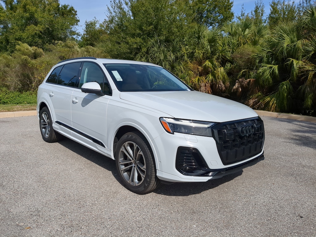 New 2026 Audi Q7 55 Premium SUV
