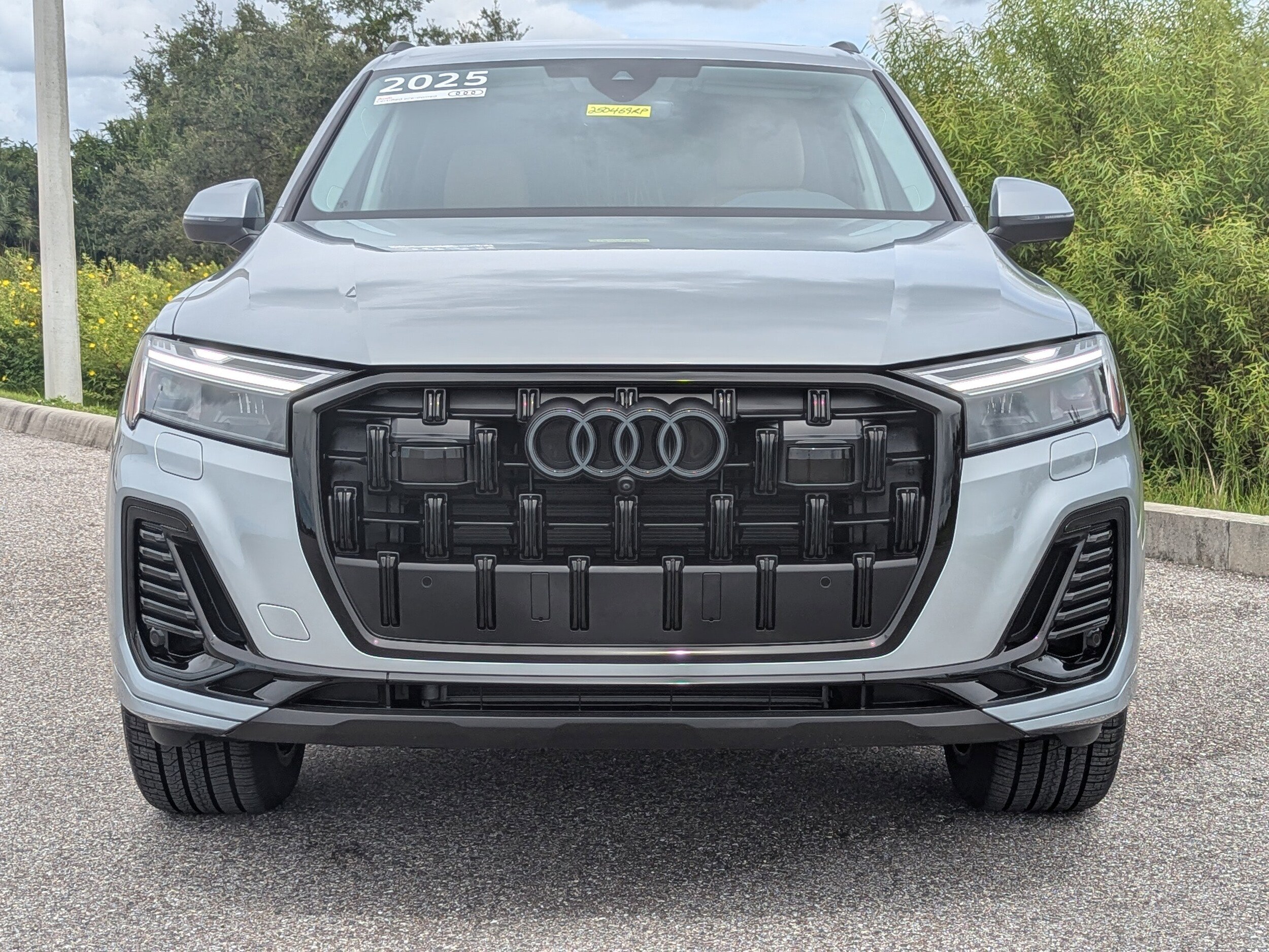 2025 Audi Q7 Premium Plus photo 2