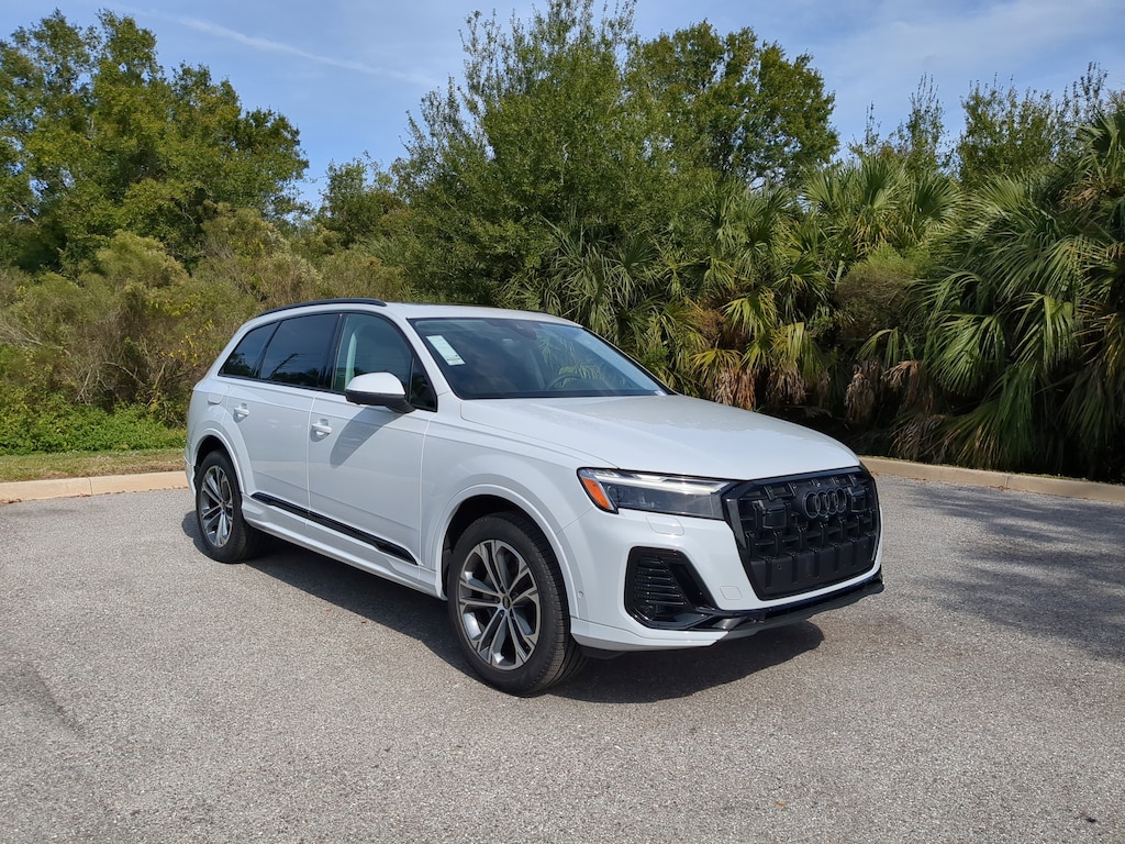New 2026 Audi Q7 55 Premium SUV