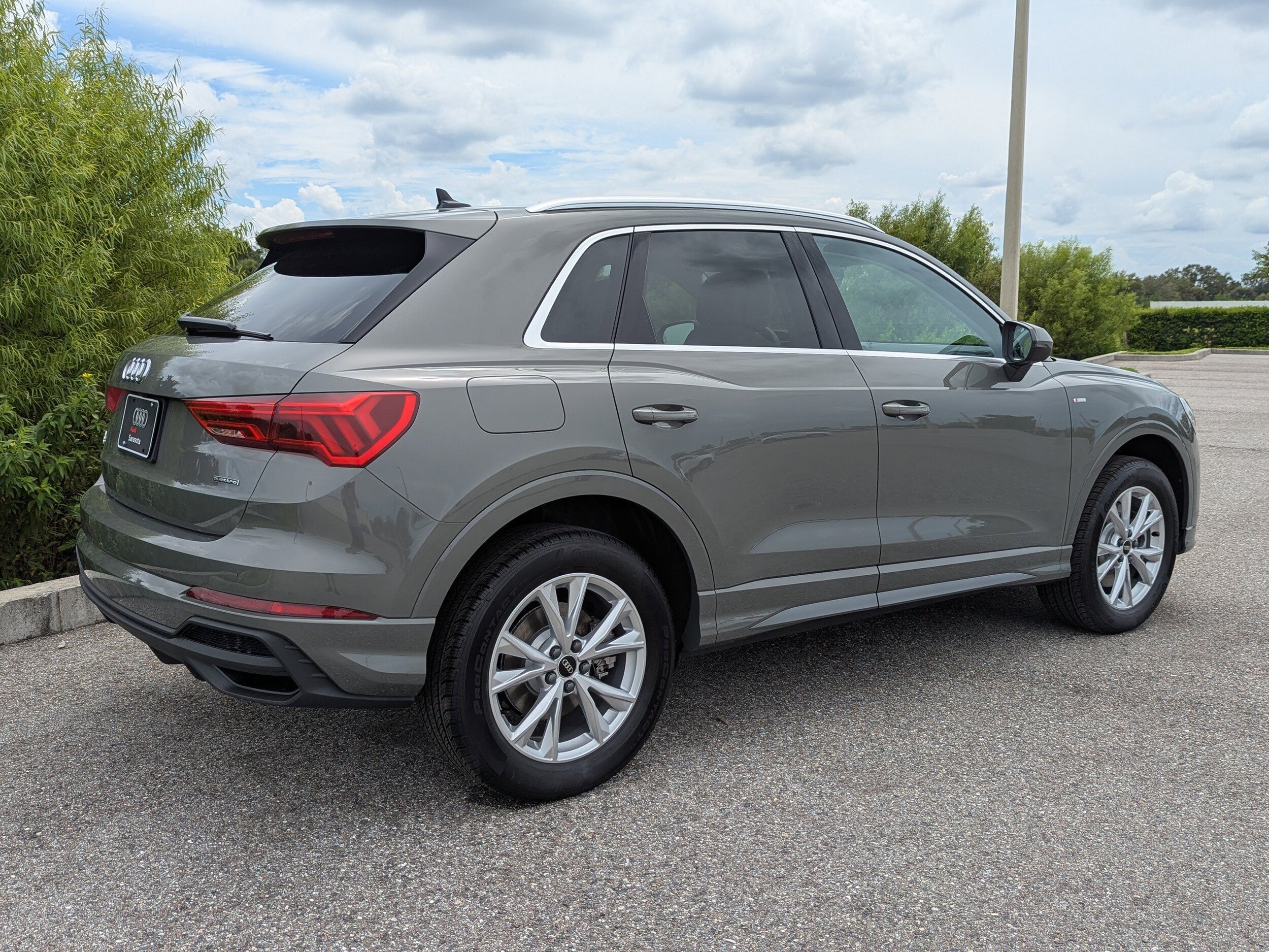 2025 Audi Q3 45 TFSI S line Premium Plus photo 3