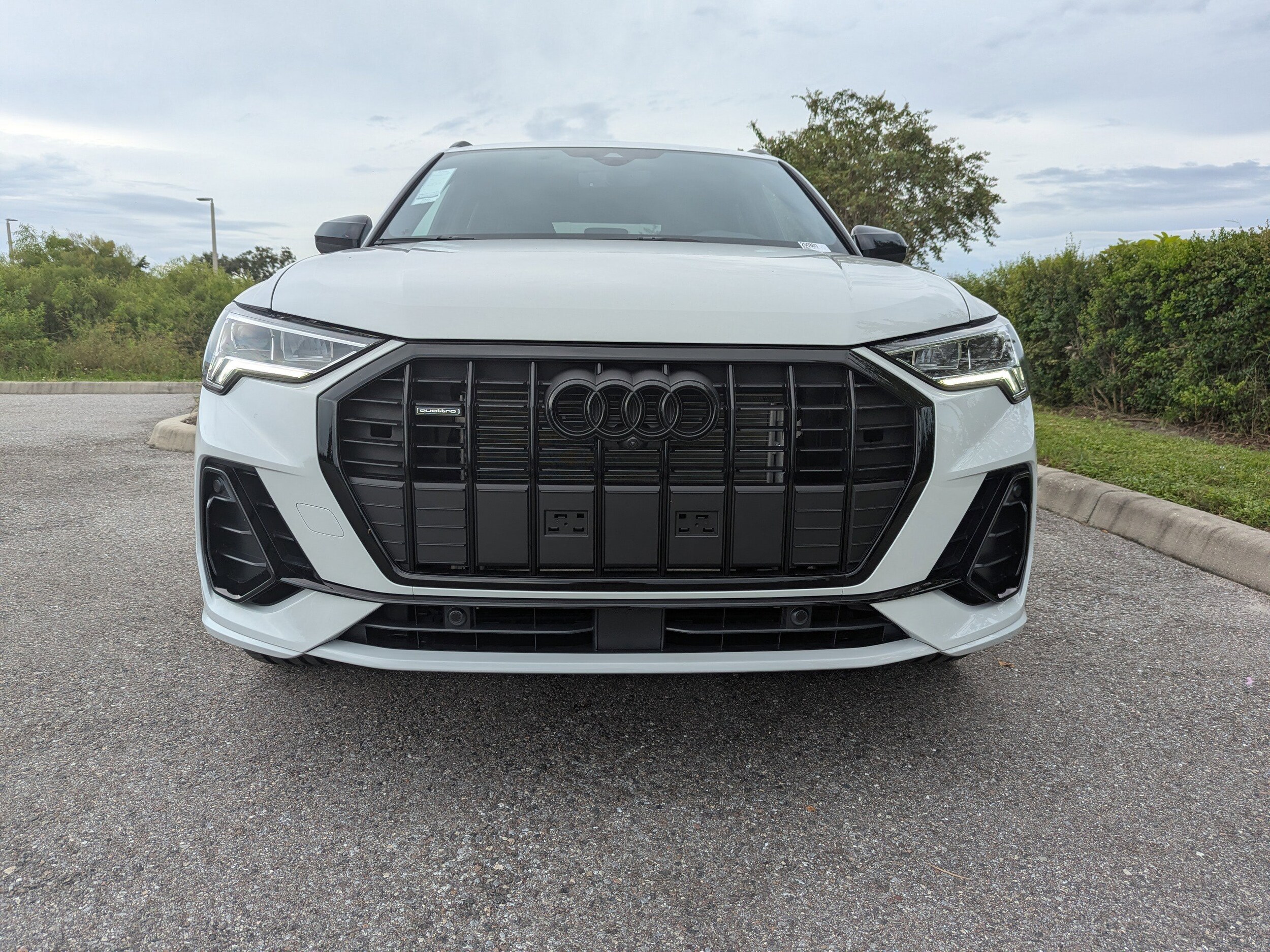 2025 Audi Q3 45 TFSI S line Premium Plus photo 2