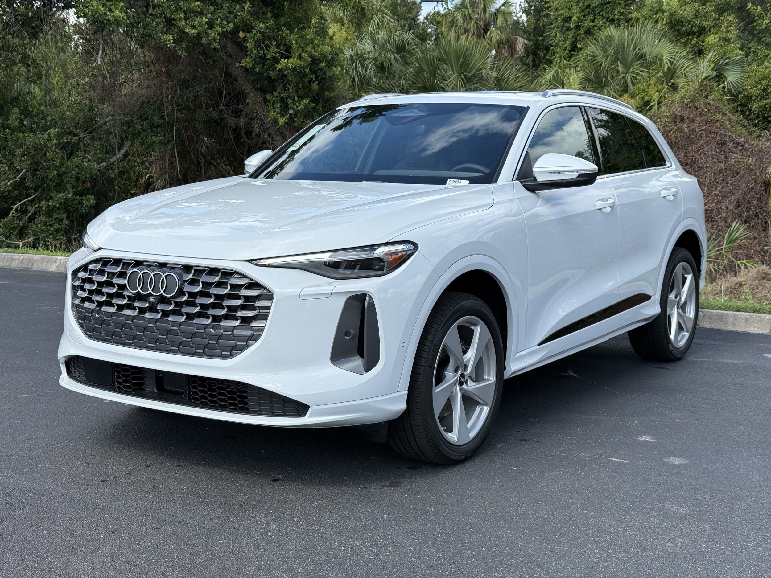 2025 Audi Q5 2.0T Premium Plus photo 3