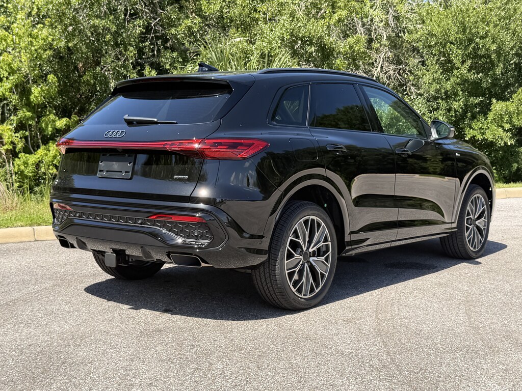 New 2026 Audi Q5 2.0T Premium Plus SUV