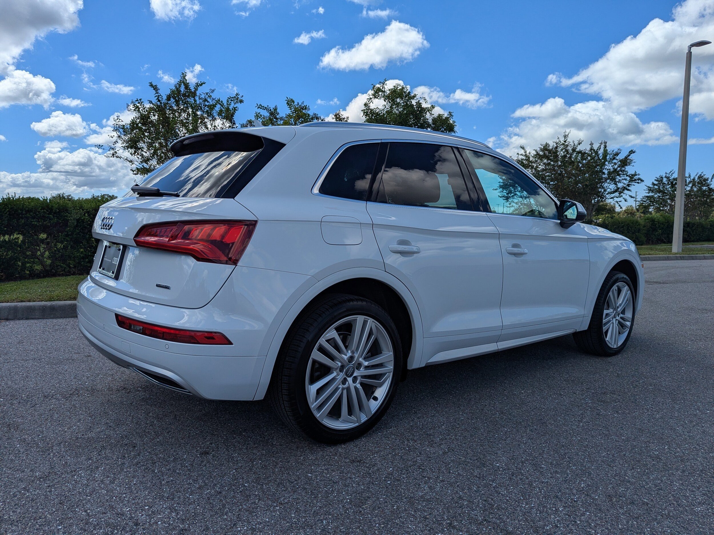 2019 Audi Q5 Premium Plus photo 2