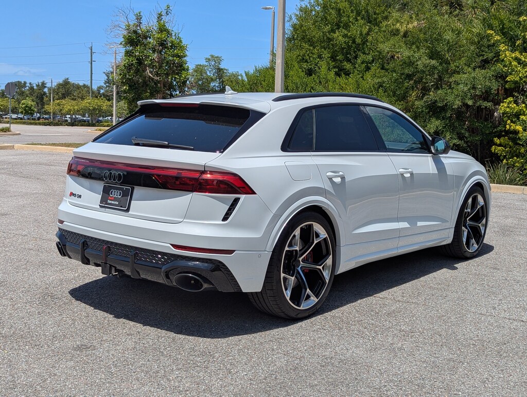 New 2026 Audi RS Q8 4.0T performance SUV