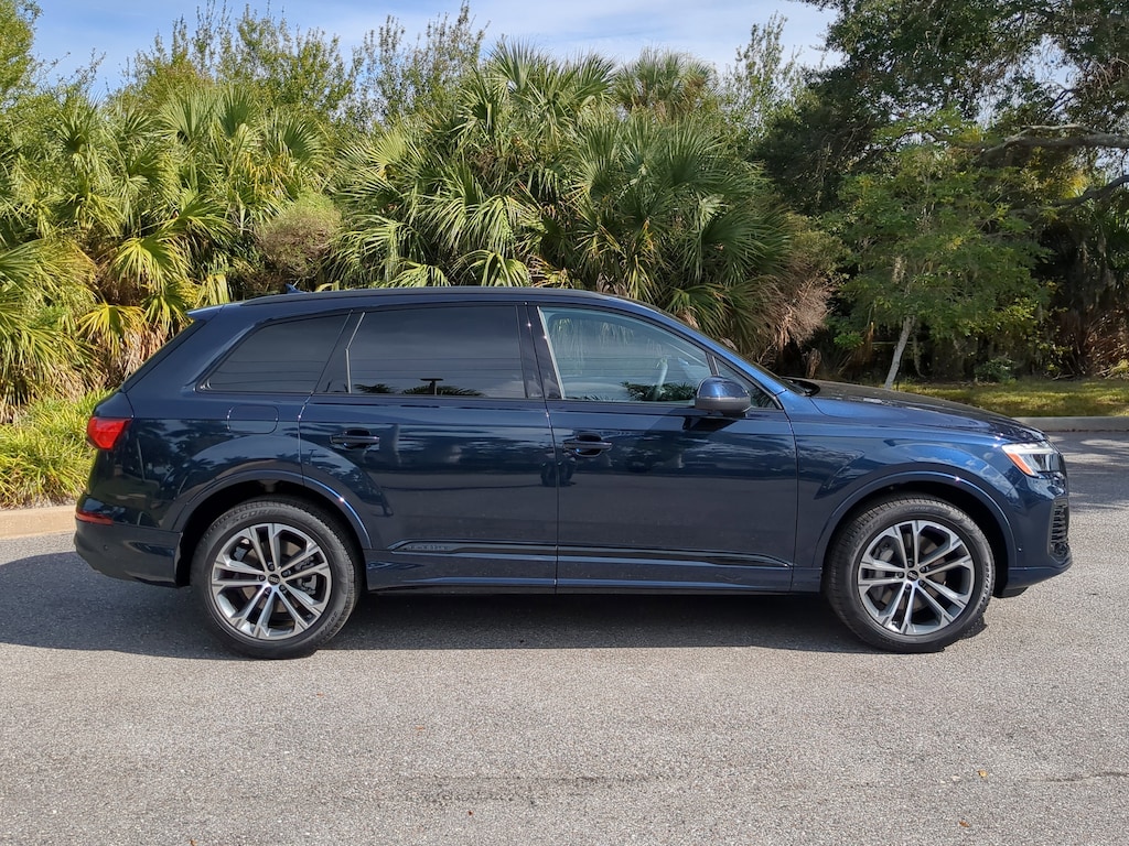 New 2026 Audi Q7 45 Premium SUV