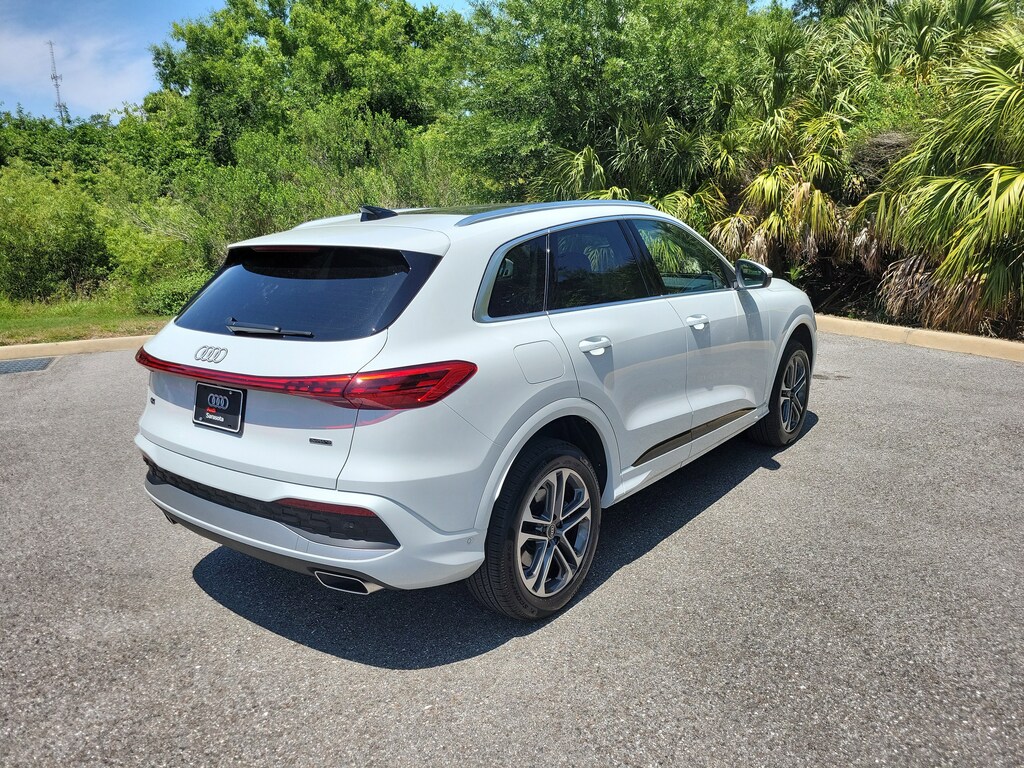 New 2026 Audi Q5 2.0T Premium SUV