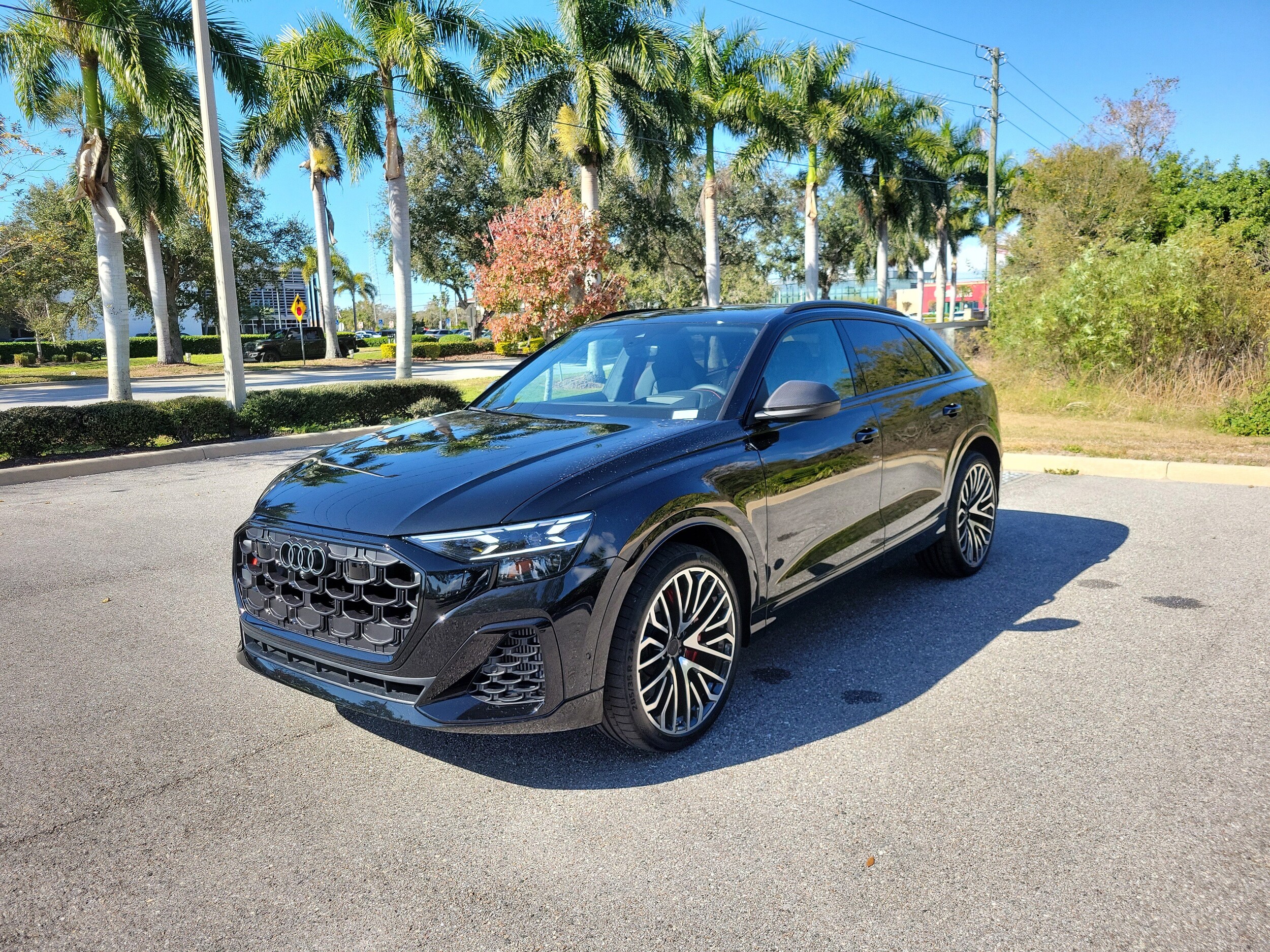 2026 Audi SQ8 Prestige - Photo 8