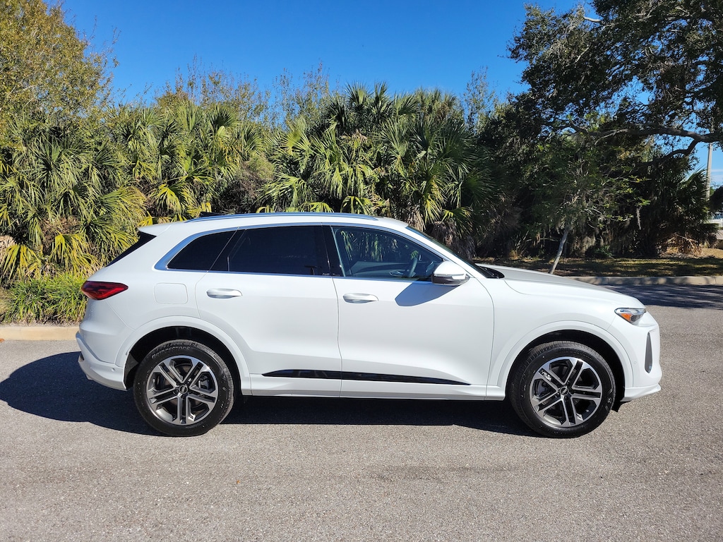 New 2025 Audi Q5 2.0T Premium SUV