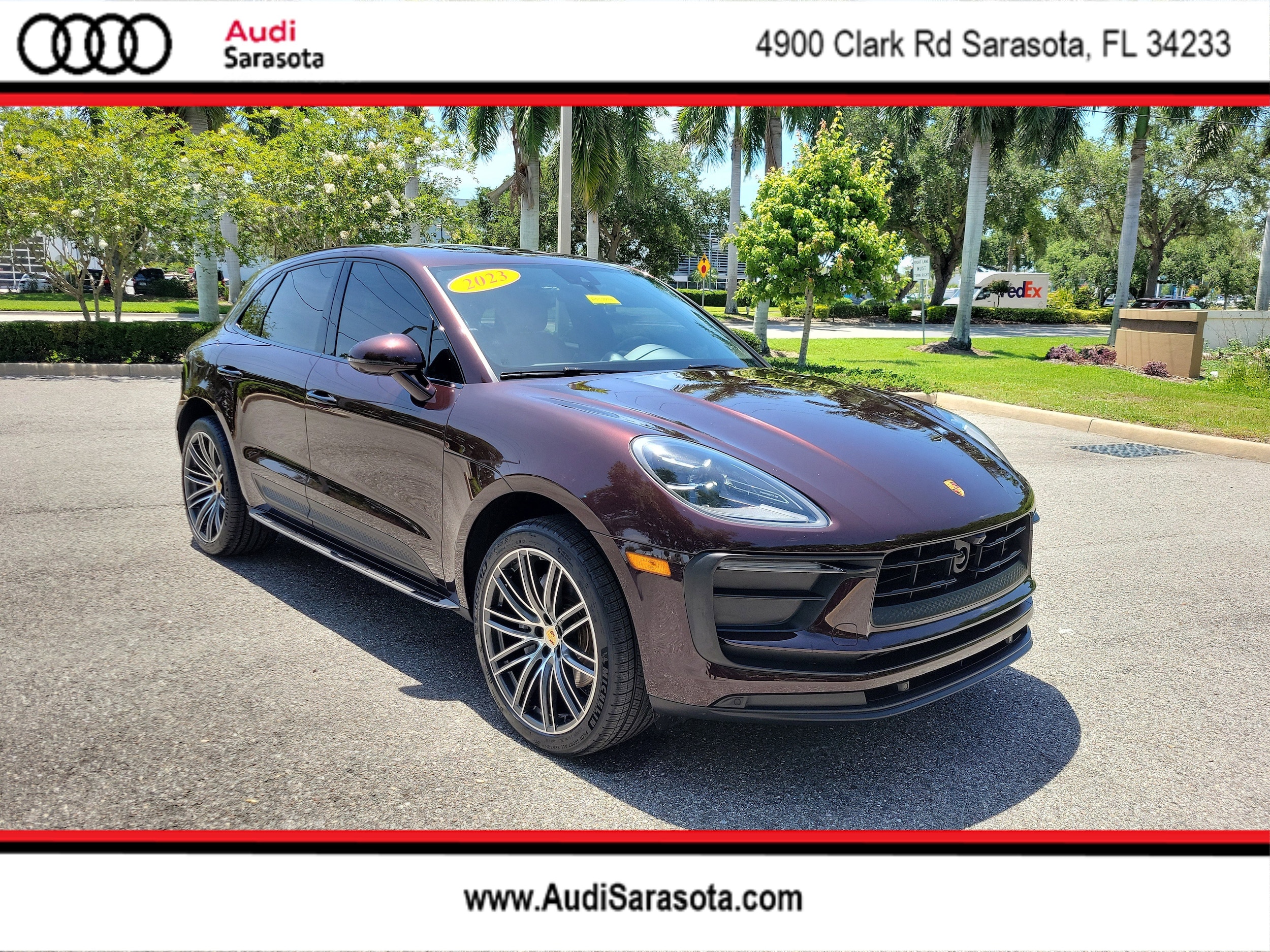 2023 Porsche Macan -'s photo