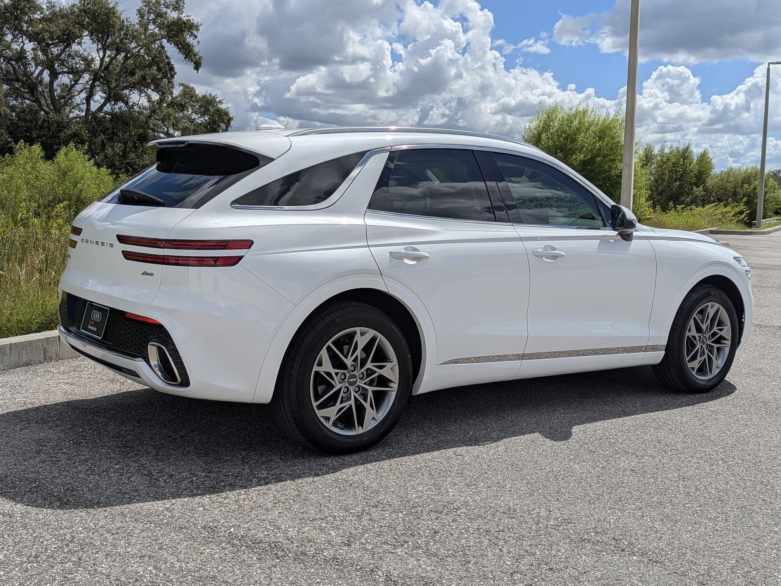 2022 Genesis GV70 2.5T Select photo 2