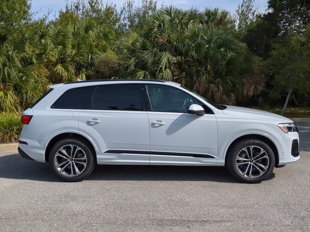 New 2026 Audi Q7 55 Premium SUV