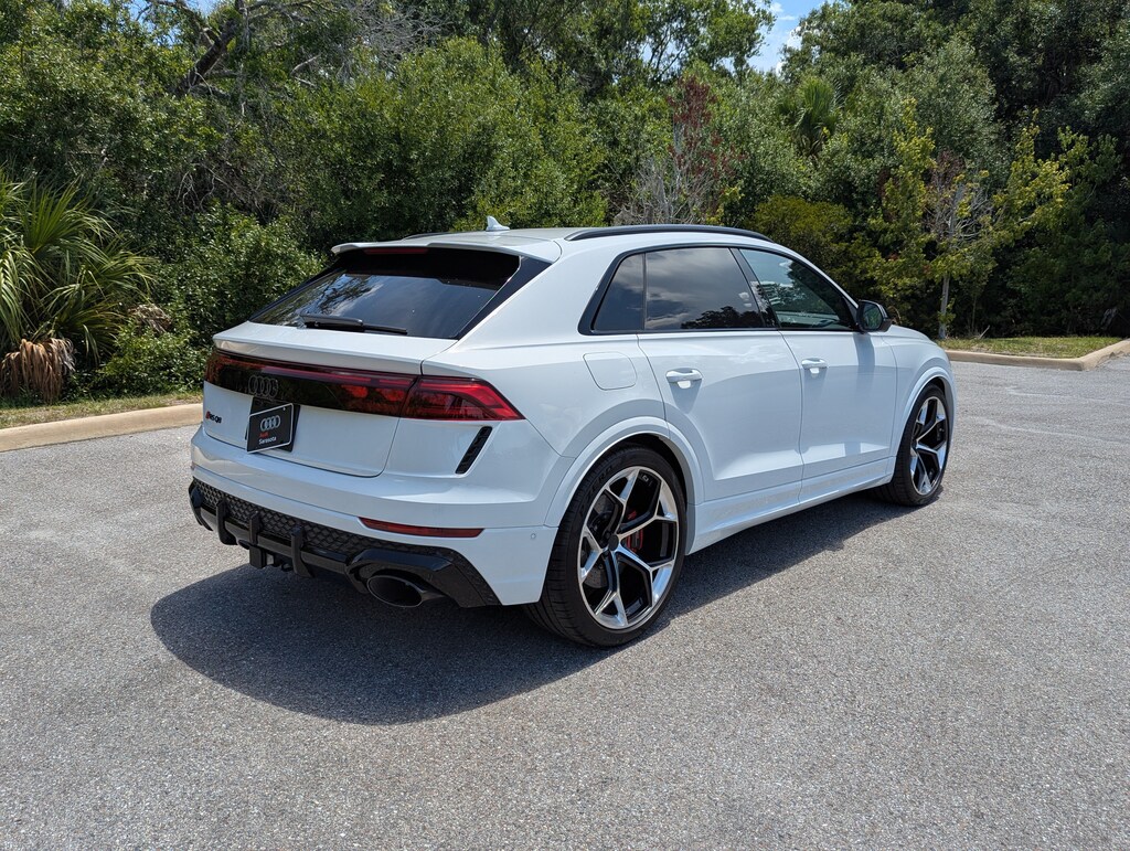 New 2026 Audi RS Q8 4.0T performance SUV