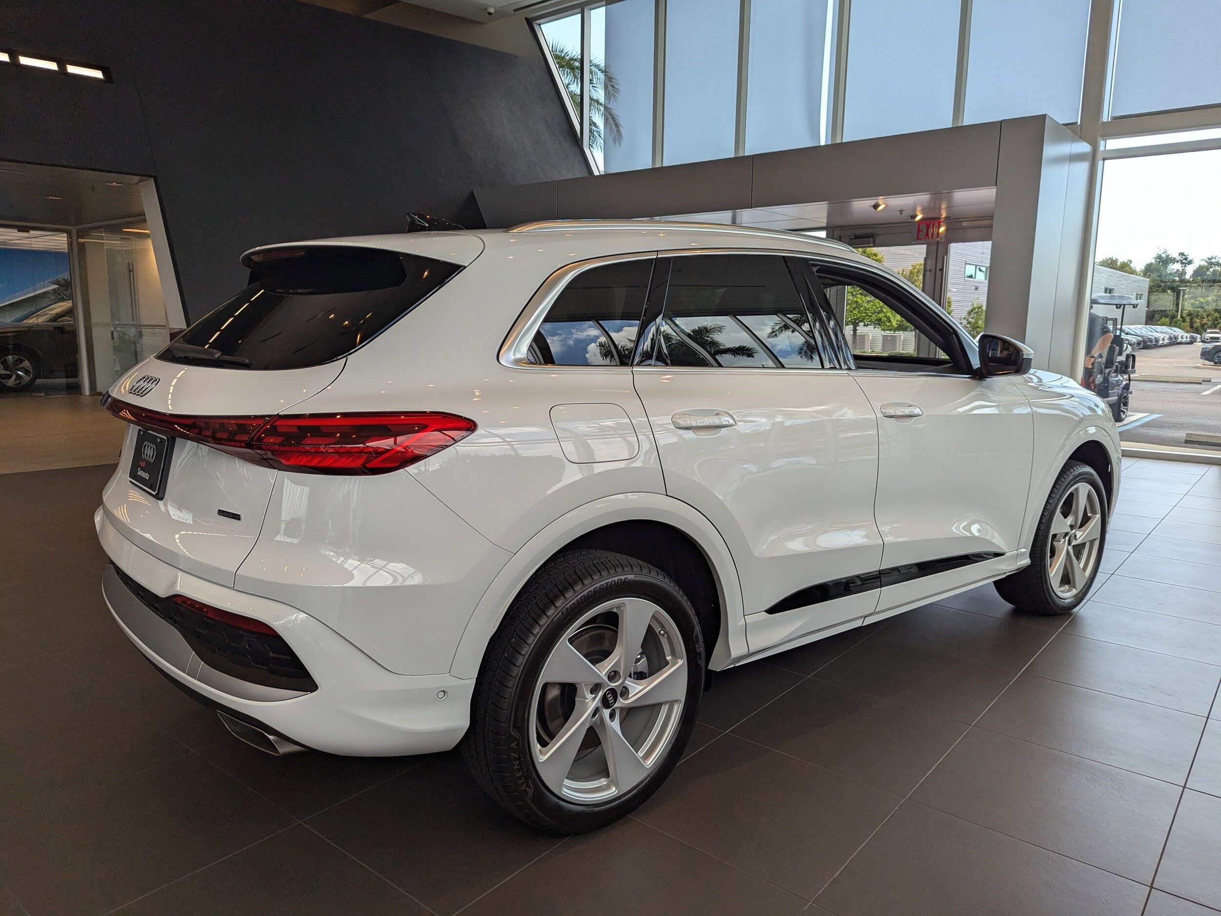 2025 Audi Q5 2.0T Premium Plus photo 4