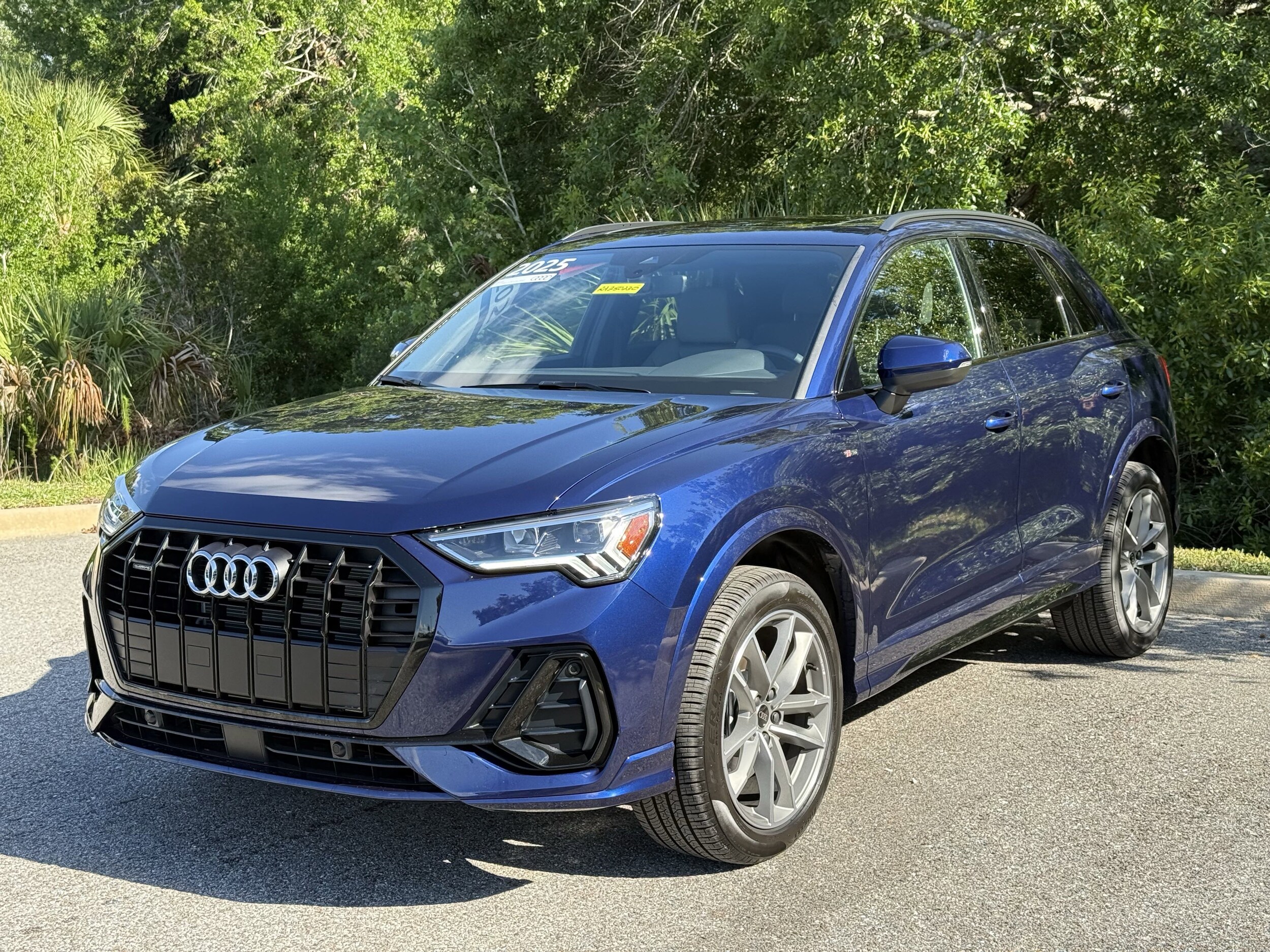2025 Audi Q3 S line Premium photo 3