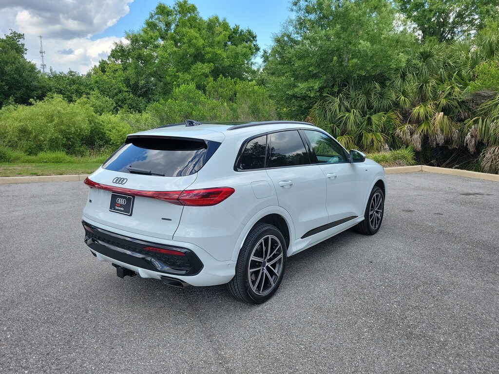 New 2026 Audi Q5 2.0T Premium Plus SUV