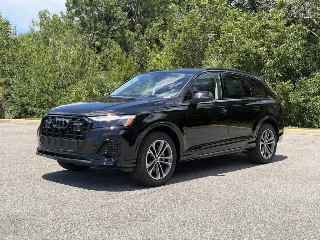 New 2026 Audi Q7 45 Premium SUV