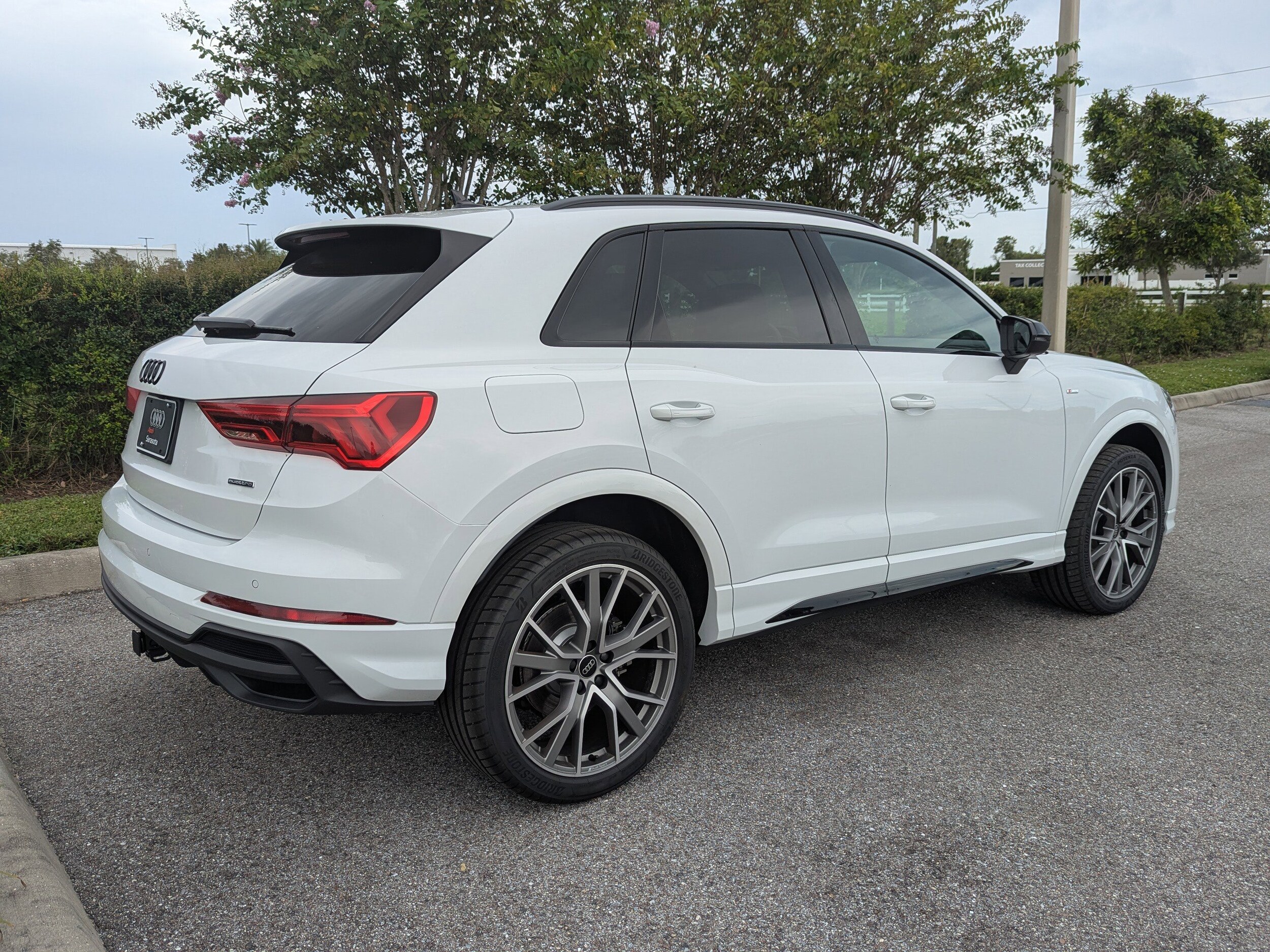 2025 Audi Q3 45 TFSI S line Premium Plus photo 4