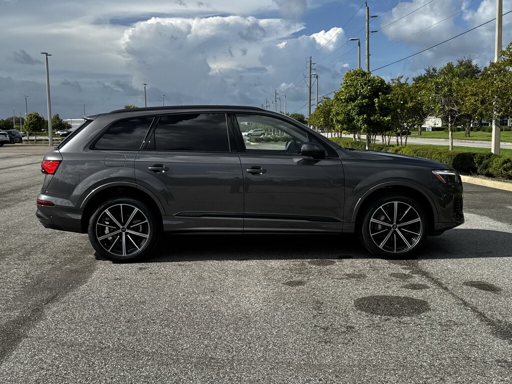 New 2026 Audi Q7 45 Premium Plus SUV