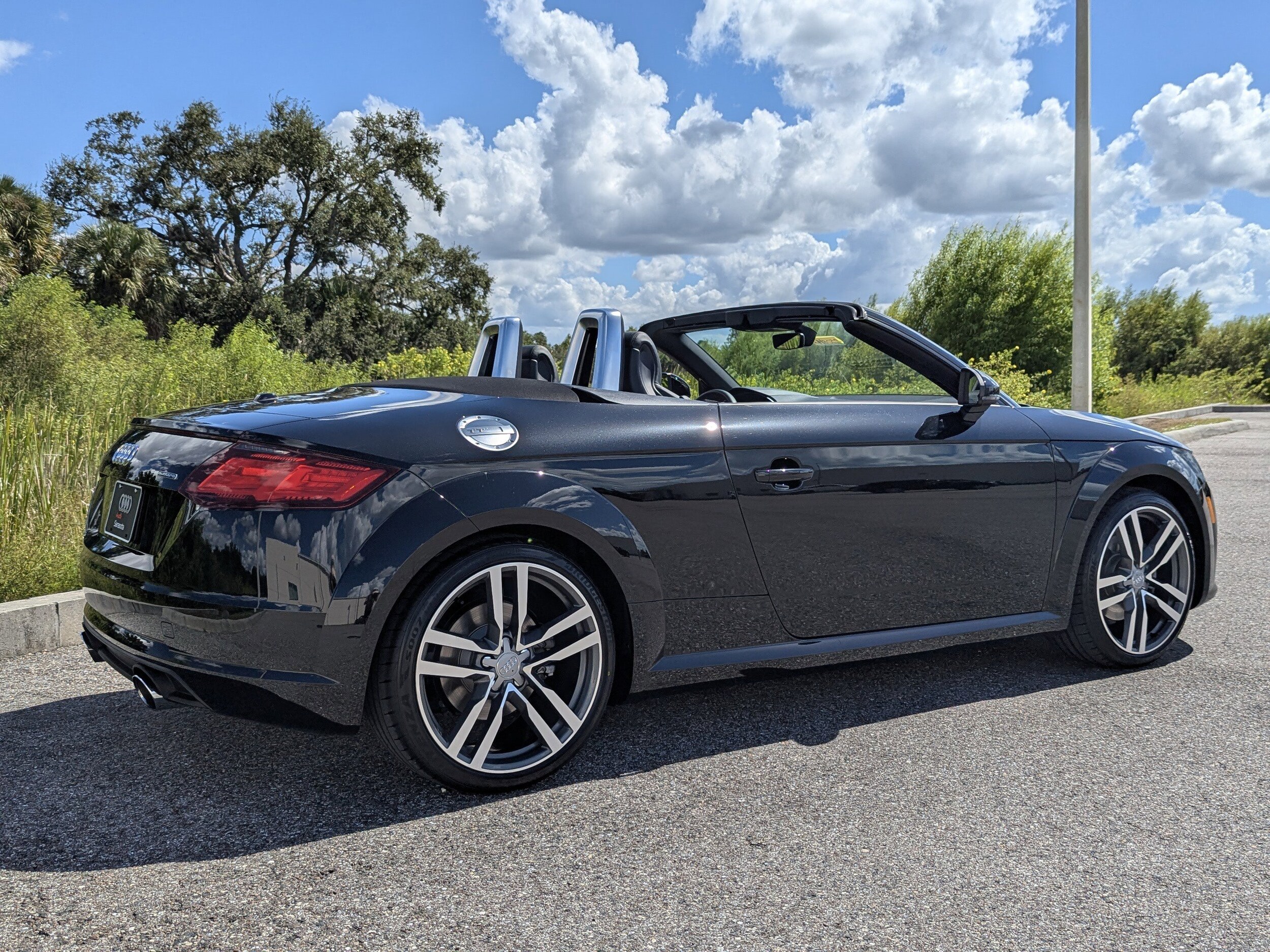 2016 Audi TT 2.0T Roadster photo 3