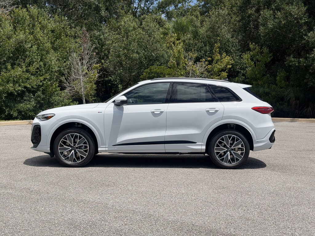 New 2026 Audi Q5 2.0T Premium Plus SUV