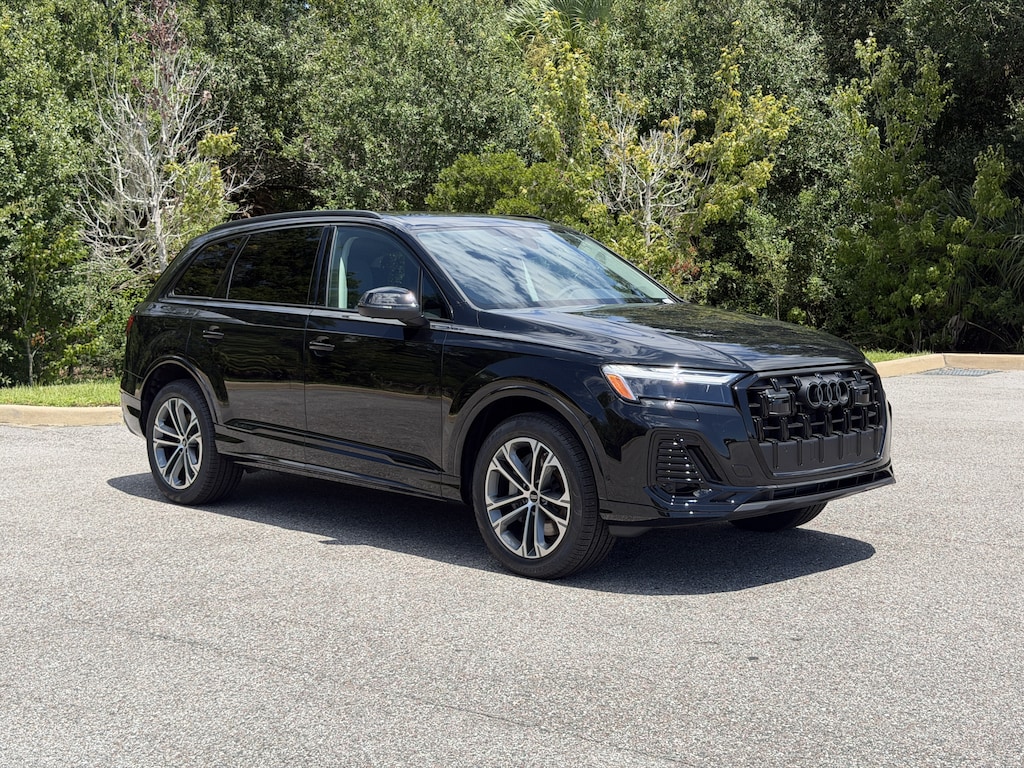 New 2026 Audi Q7 45 Premium SUV